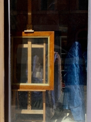 http://www.juliesteyer.com/files/gimgs/th-20_vetrina monti © Julie Steyer.jpg